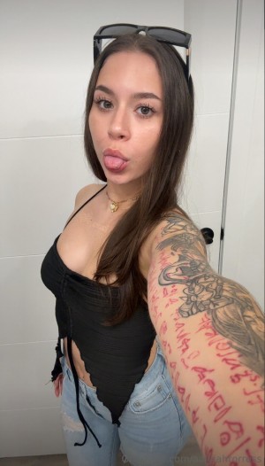 aalyiahtorress Photo #9