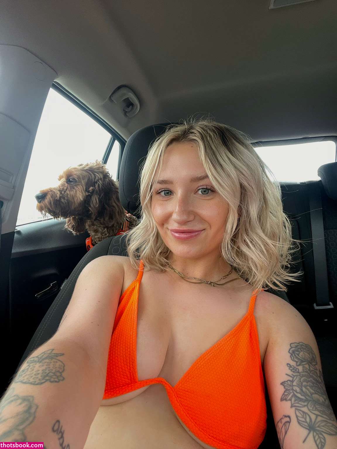 Abbbn0rmal Photo #22