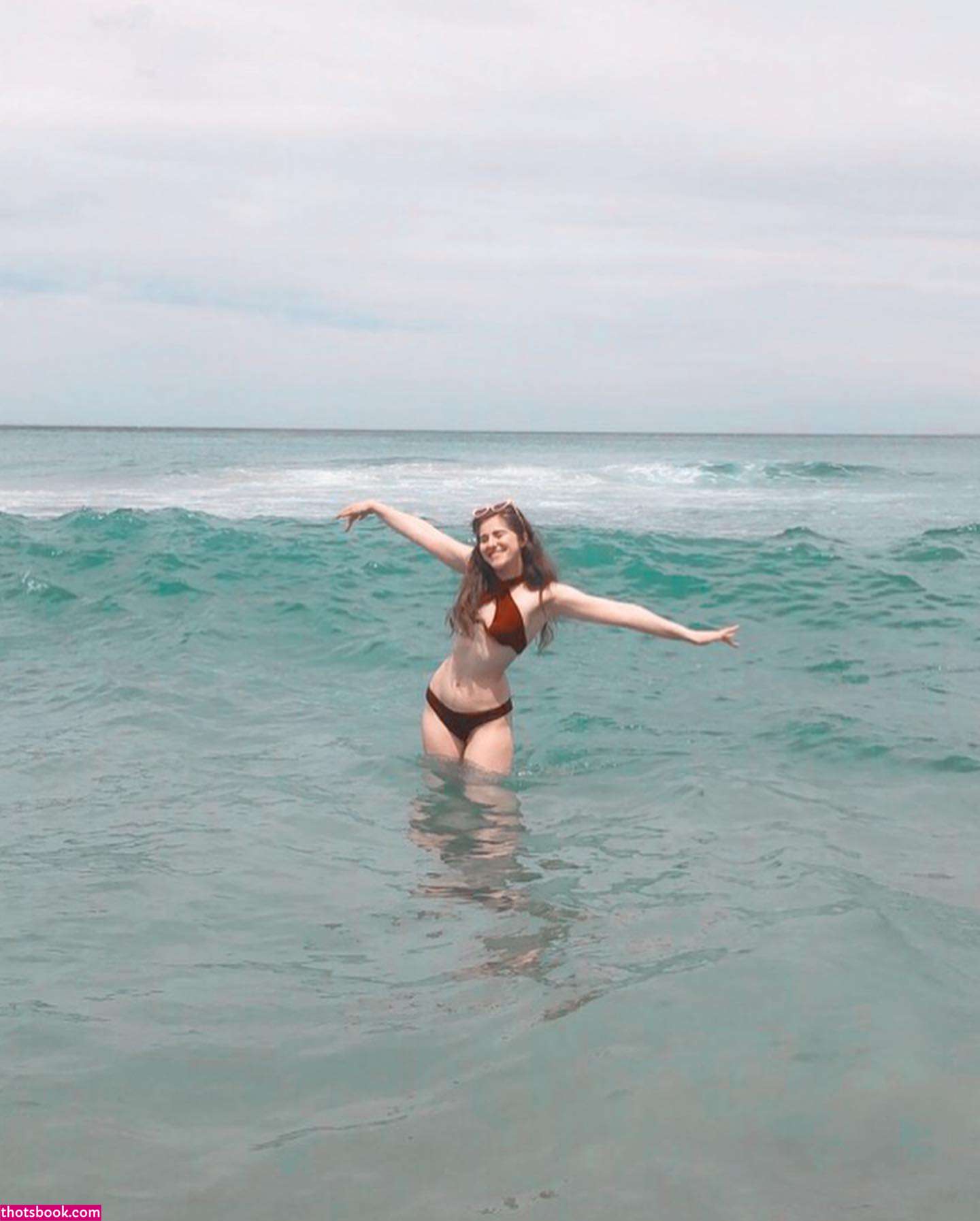 Alaurabidingcitizen Photo #7