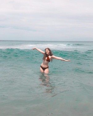 Alaurabidingcitizen Photo #7