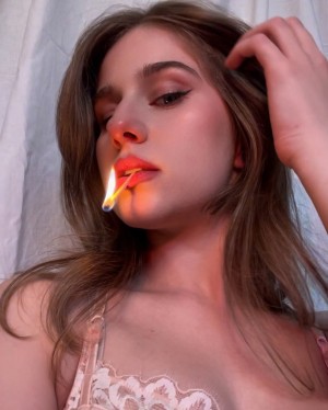 Alaurabidingcitizen Photo #21