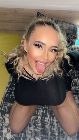 Amanda Ries Photo #32