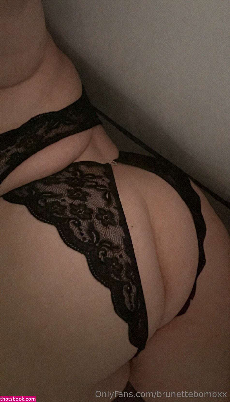 brunettebombxx Photo #1