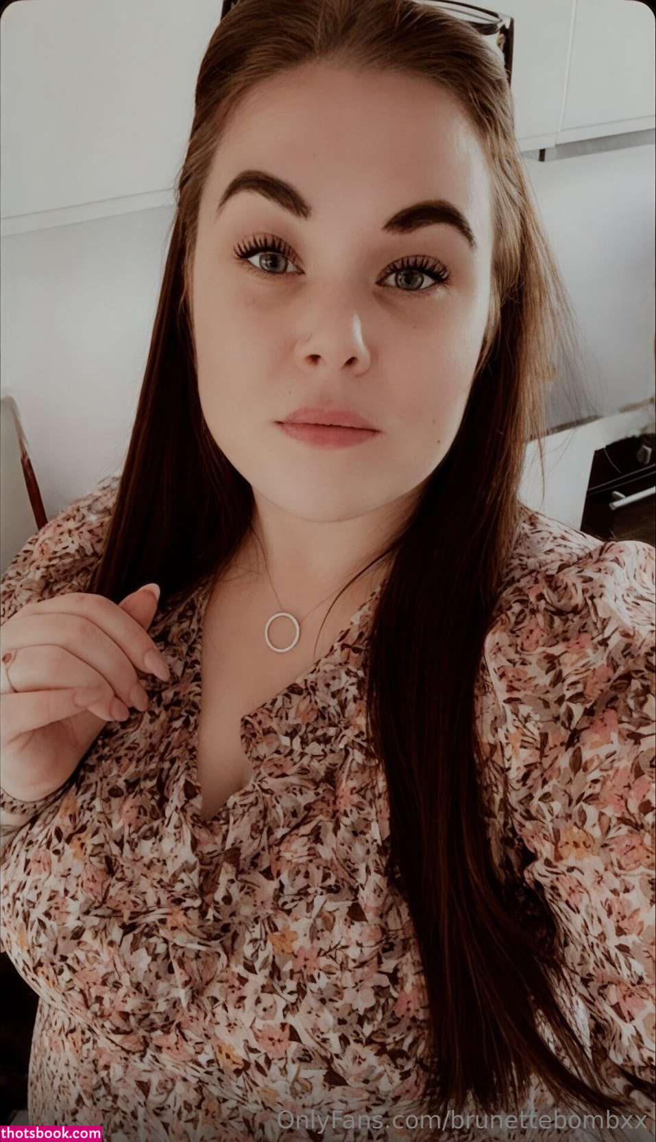 brunettebombxx Photo #2