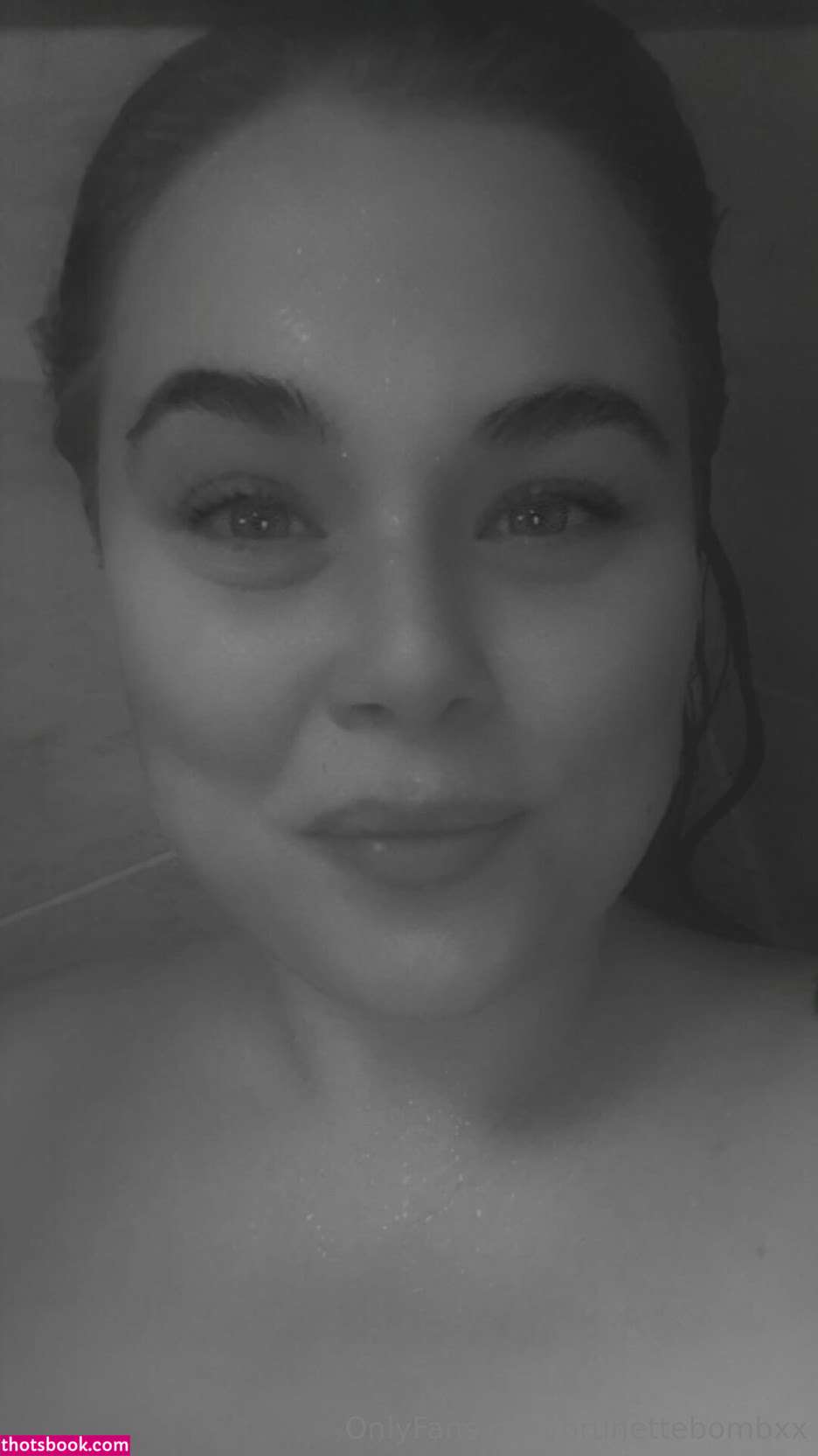 brunettebombxx Photo #5