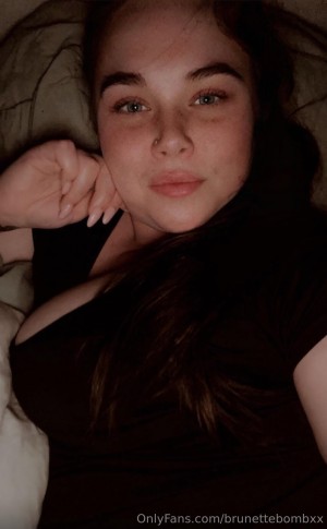 brunettebombxx Photo #8