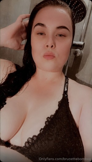 brunettebombxx Photo #25