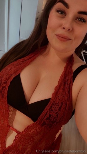 brunettebombxx Photo #35