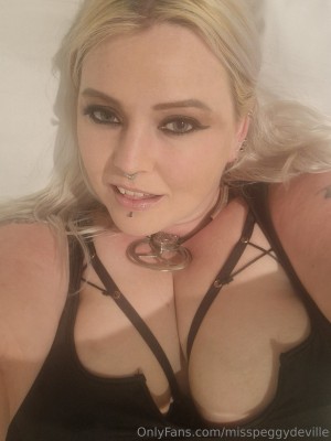 misspeggydeville Photo #23