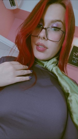 Helenaphrodite Photo #26