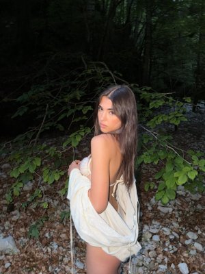 Sara Lovatin Photo #12