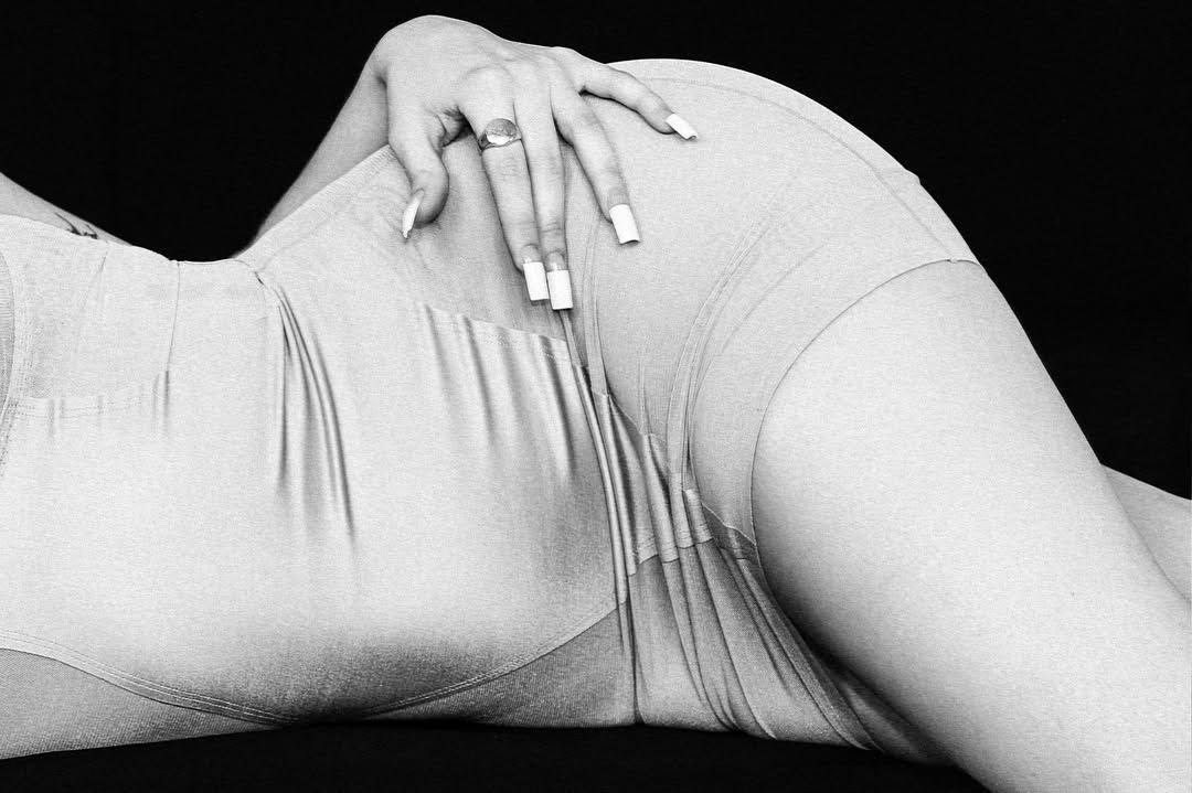 Six Sex Photo #4