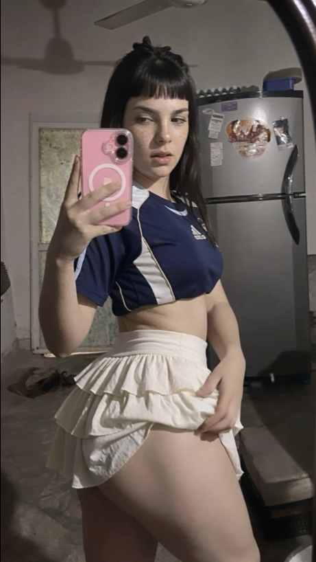 SOPHIA VEYRES Photo #35