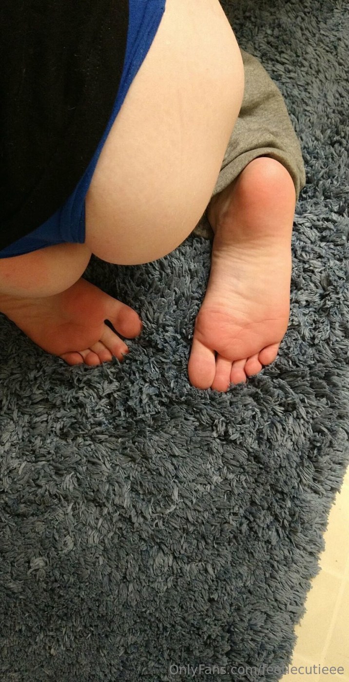 Feetiecutie Photo #16
