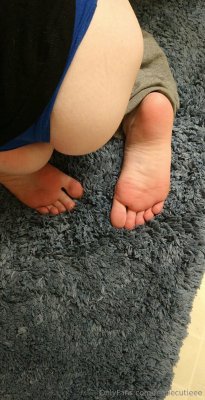 Feetiecutie Photo #16