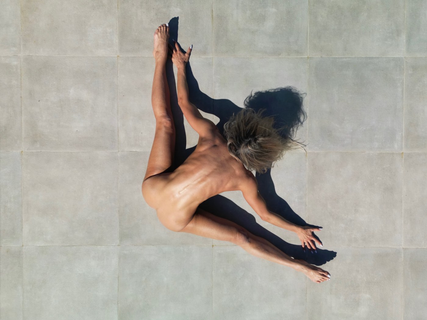 Nia Virenes Photo #6