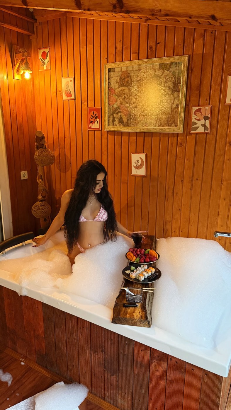 Feray Alper Photo #19