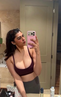 Sunya Siddiqui Photo #26