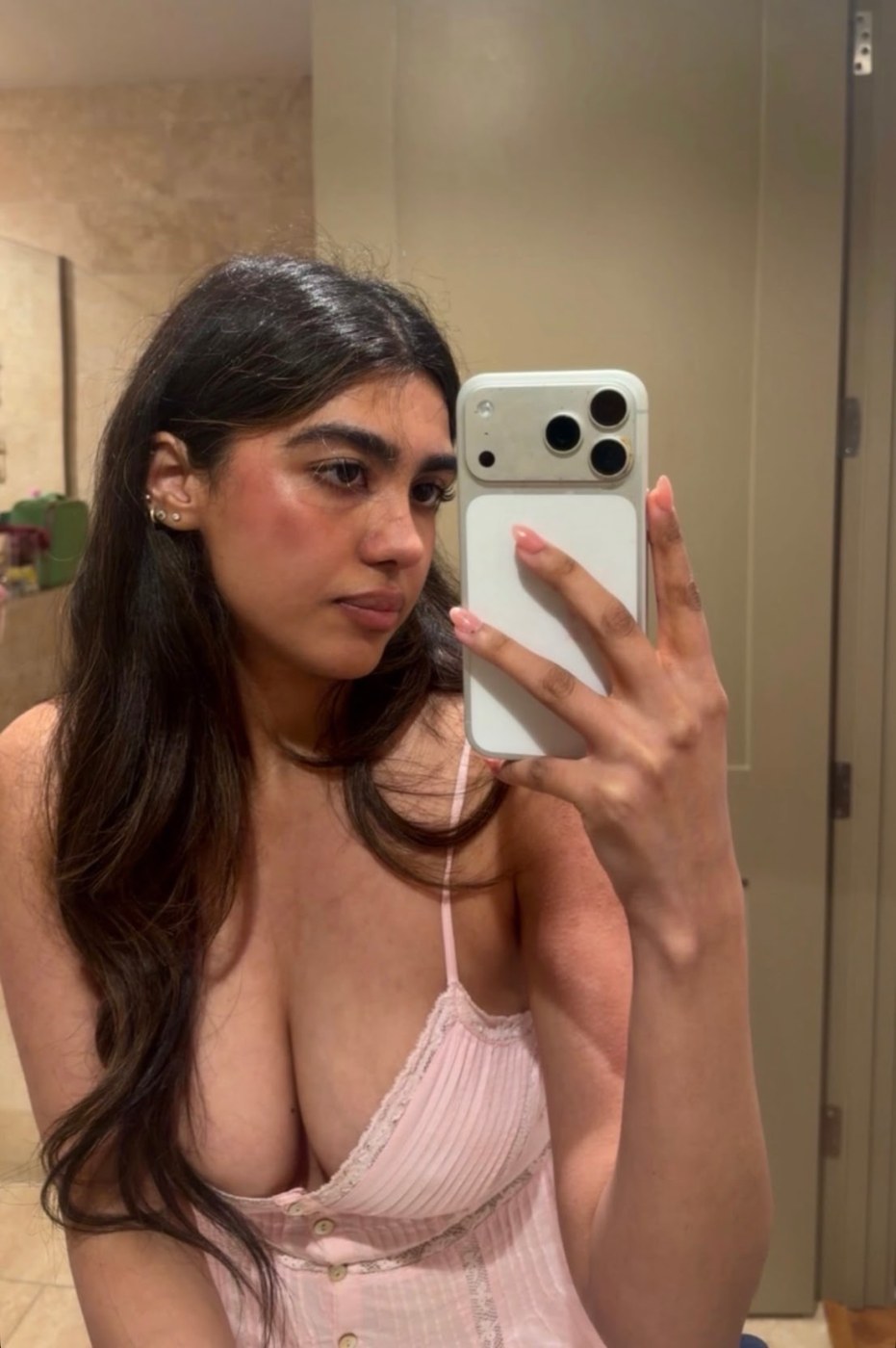 Sunya Siddiqui Photo #40