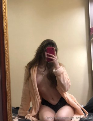 its.sofibloom Photo #5