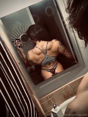Amanda Powell Photo #10