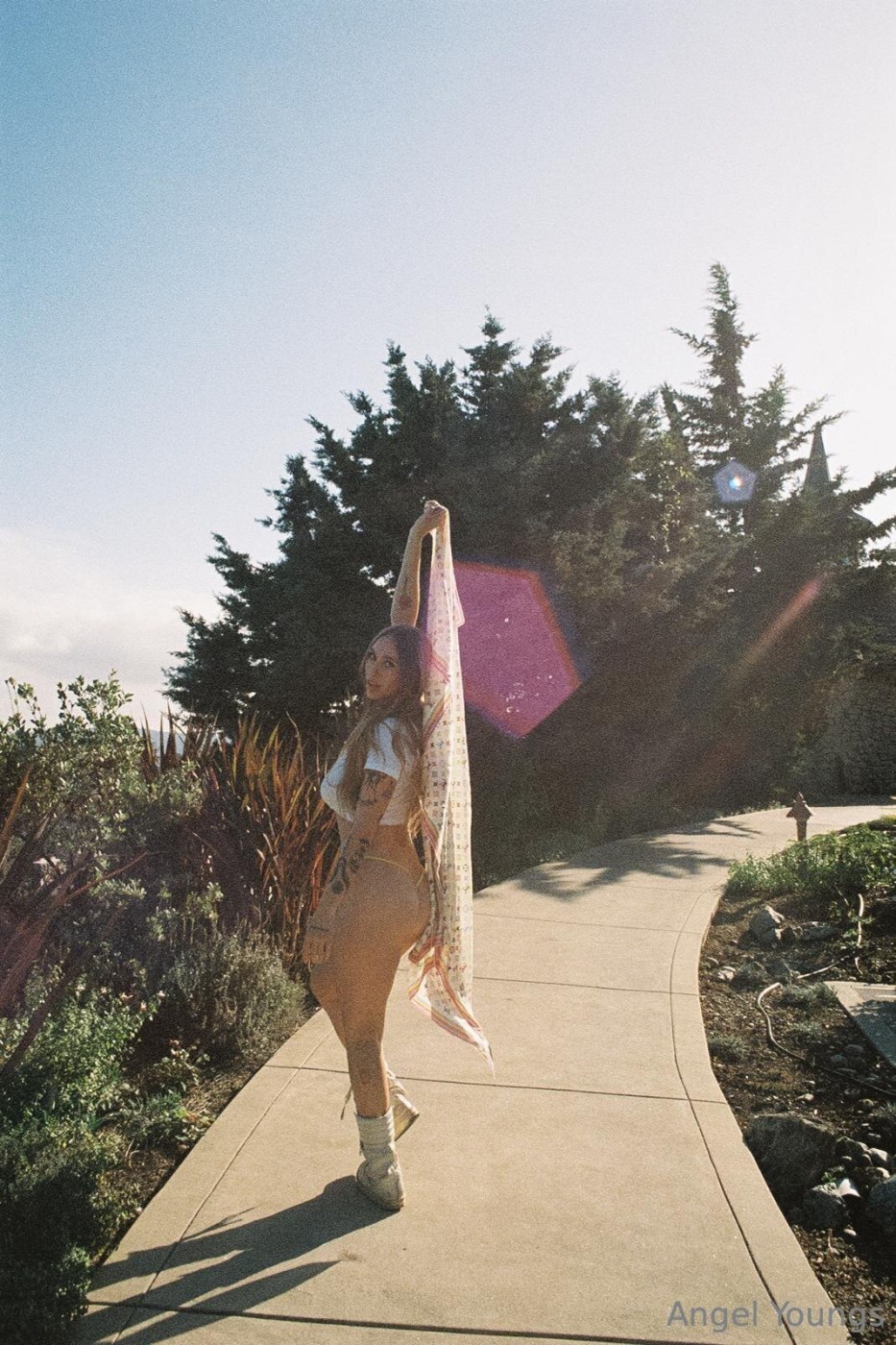Angel Youngs Photo #668