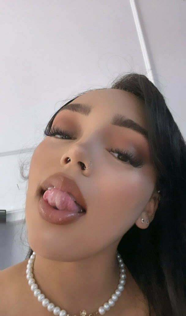 Nina Eve Photo #4