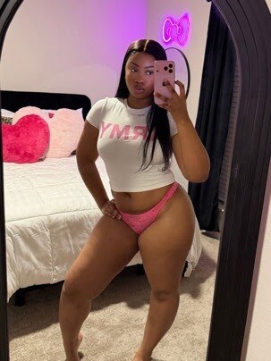 Yazmynswrld Photo #5