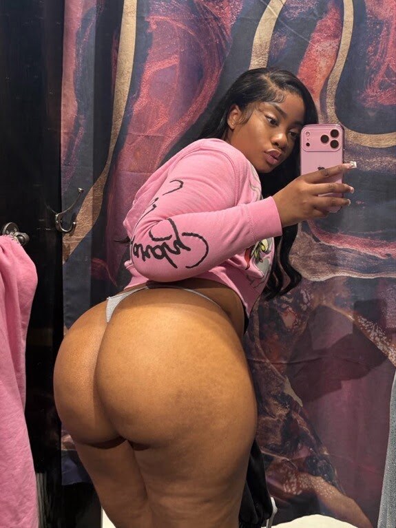 Yazmynswrld Photo #6