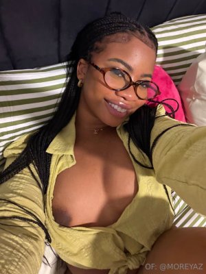 Yazmynswrld Photo #21