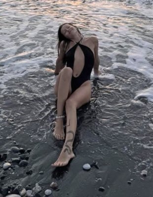 Sara Rikas Photo #18