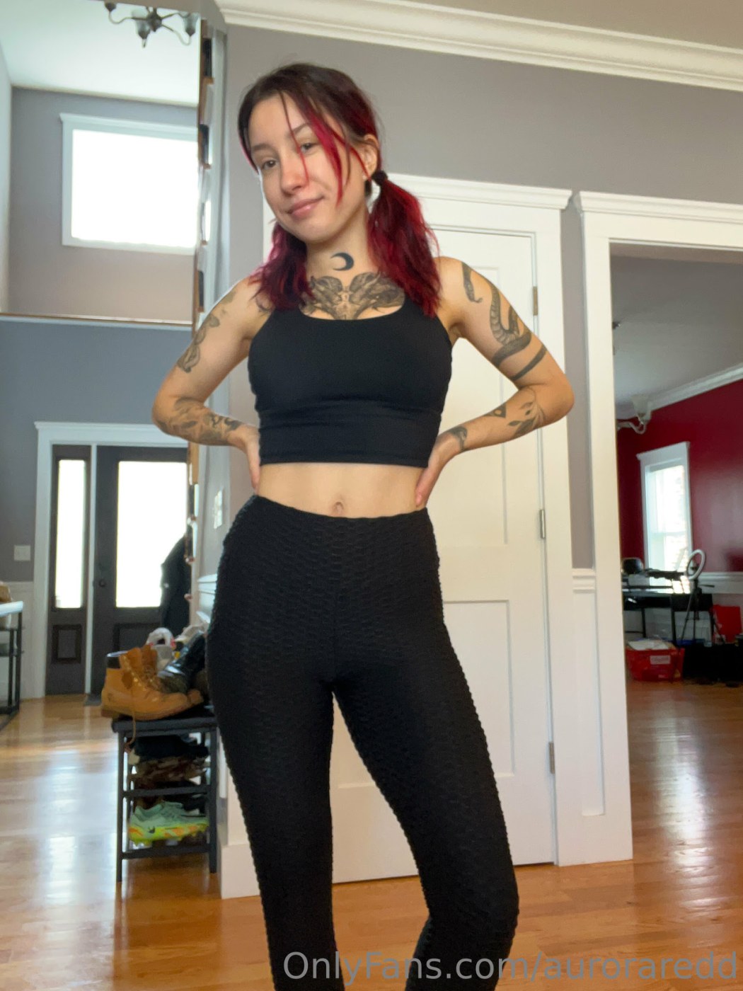 Auroraredd Photo #6