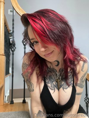 Auroraredd Photo #5