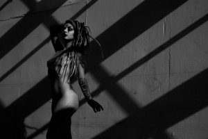 Lena Scissorhands Photo #11