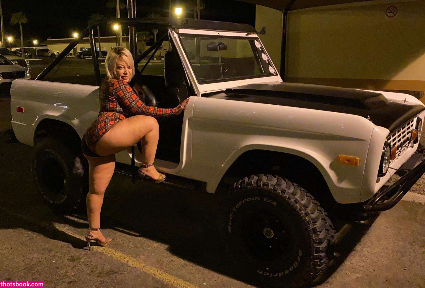 Rochaleona Photo #11