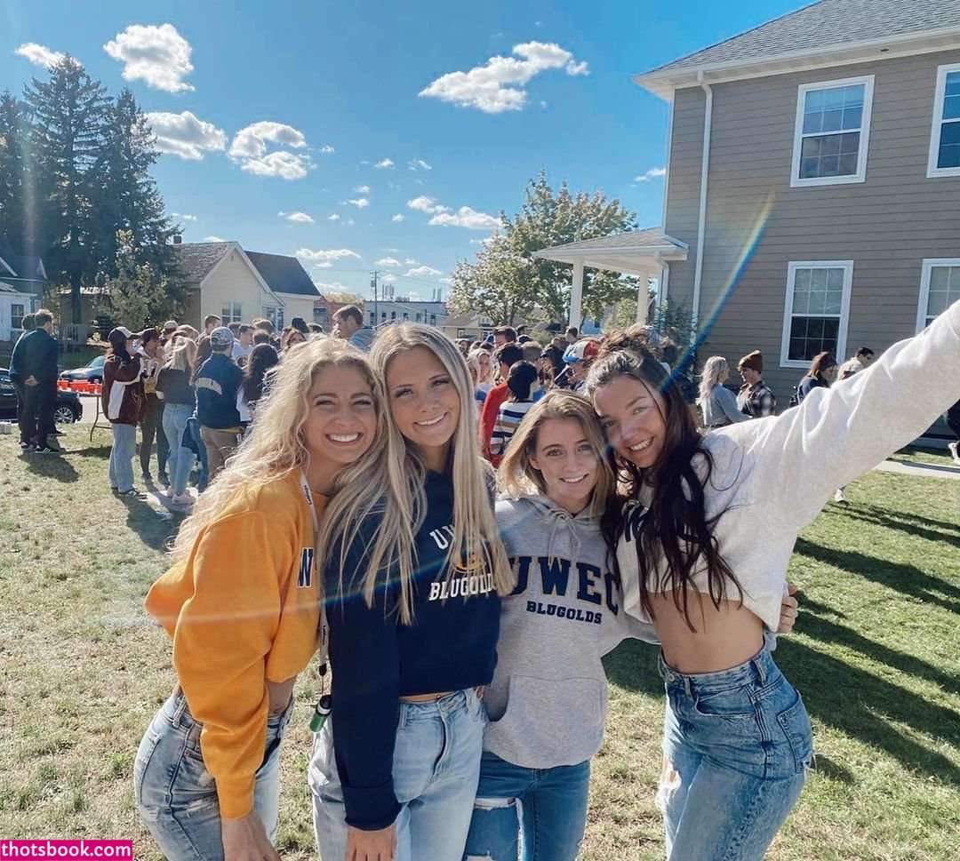 Cameron Rae Photo #6