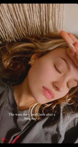 Mia Handley Photo #9