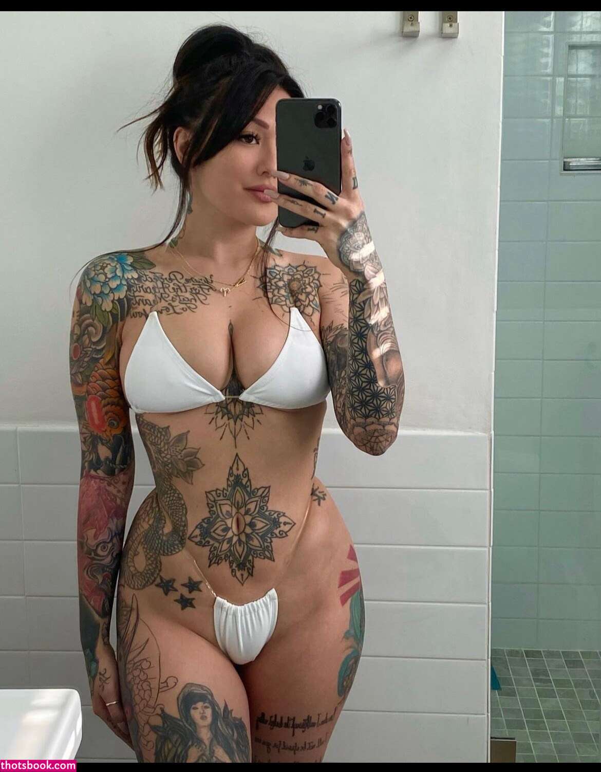 Taylor Roze Photo #7