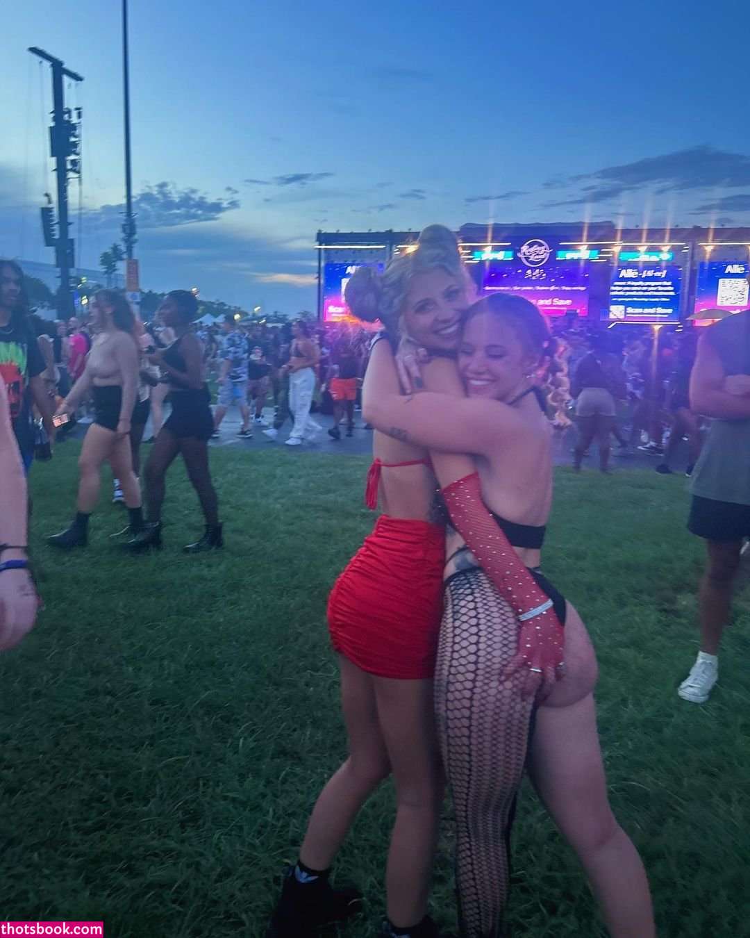 Cameron Rae Photo #18