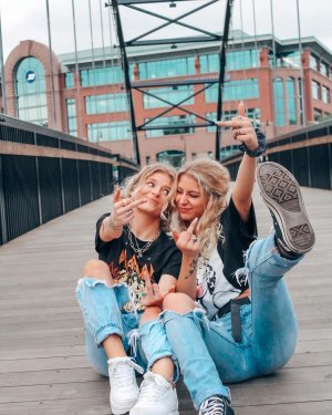 Cameron Rae Photo #20