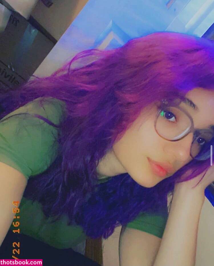 Theemeraldellie Photo #5