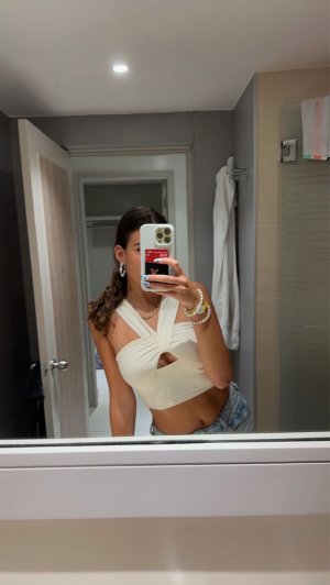 Katie Gilmore Photo #8