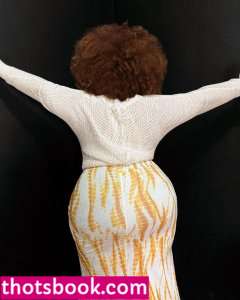 Nikkie Ginger Photo #6