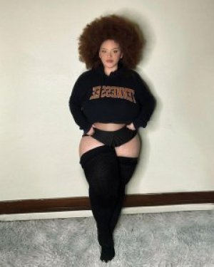 Nikkie Ginger Photo #5