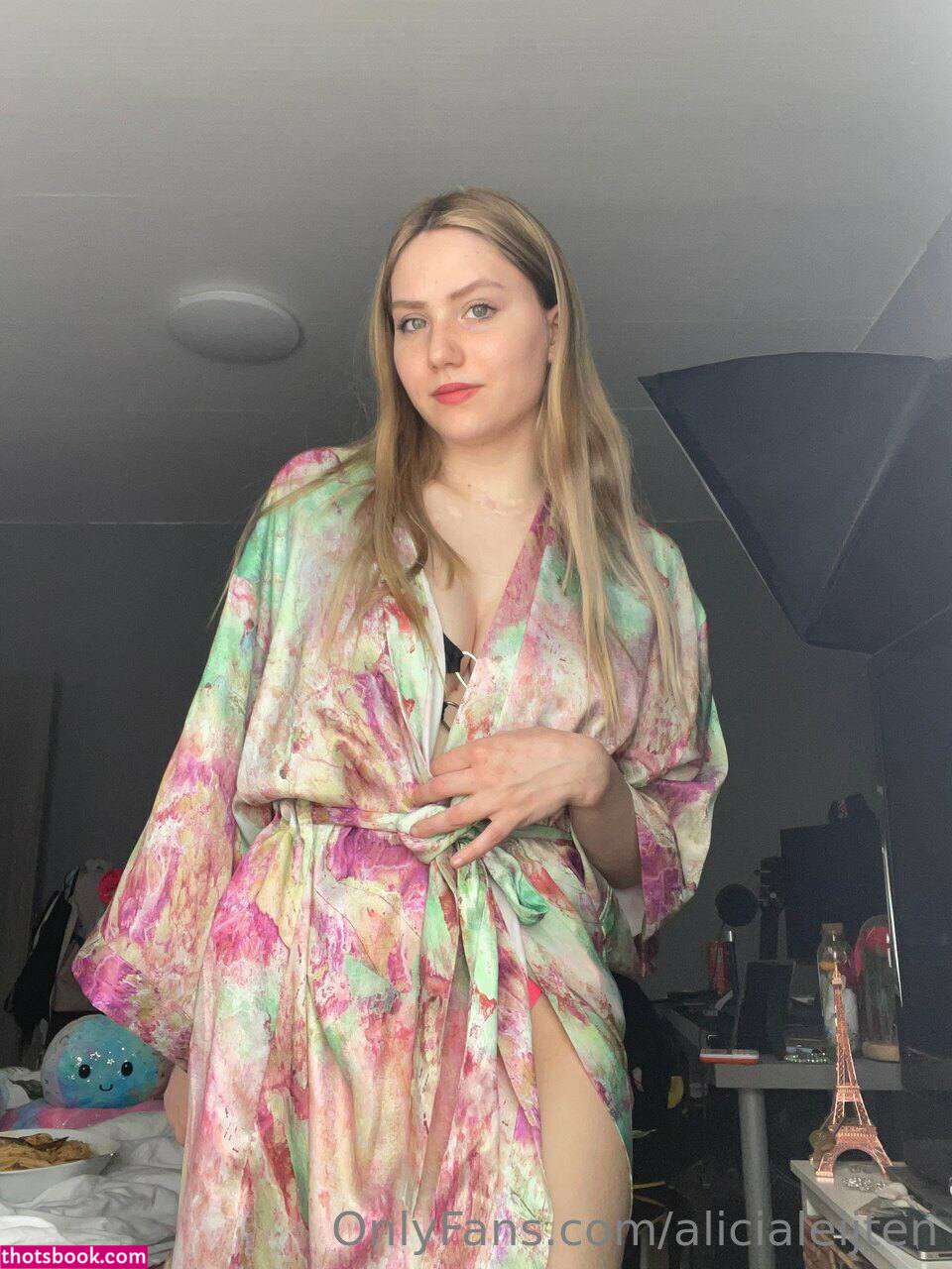 Gewoonalicia aka  alicialeijten Photo #25