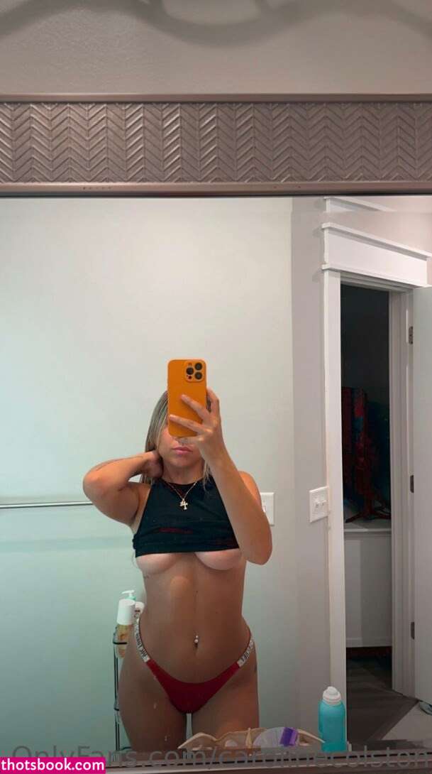 Caroline Colston Photo #14