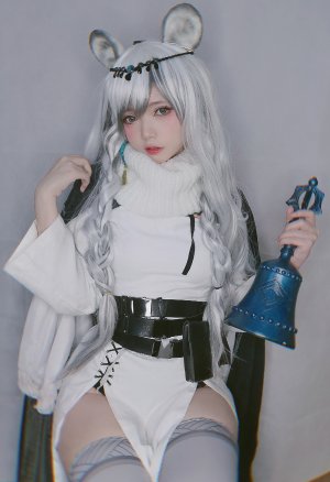 Miu Cosplayer Photo #2