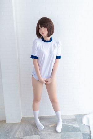 Miu Cosplayer Photo #41