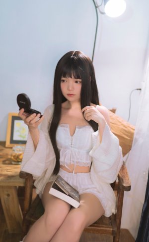 Miu Cosplayer Photo #51