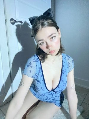 Awholelottazozo Photo #152